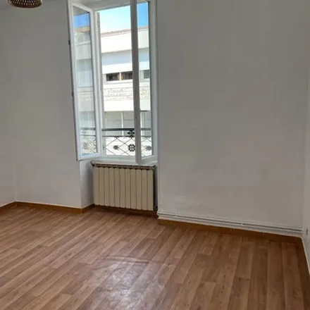 Rent this 4 bed apartment on 1 Place des Arènes in 30000 Nîmes, France