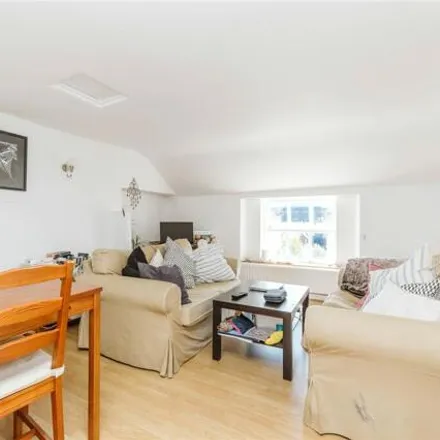 Rent this 2 bed room on 19 West Park in Bristol, BS8 2LX