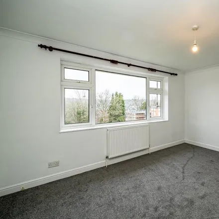 Image 7 - Priory Road, High Wycombe, HP13 6SL, United Kingdom - Apartment for rent