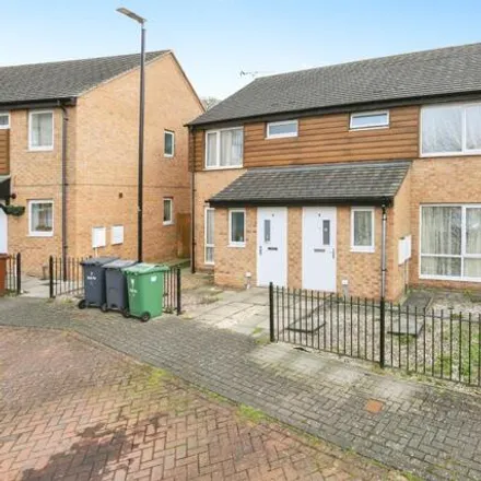 Buy this 3 bed duplex on Parkside View in Leeds, LS14 6FG