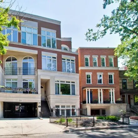 Rent this 3 bed condo on 2919-2923 North Burling Street in Chicago, IL 60657
