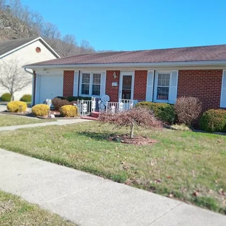 Buy this 4 bed house on 514 Jeannine St in Ironton, Ohio