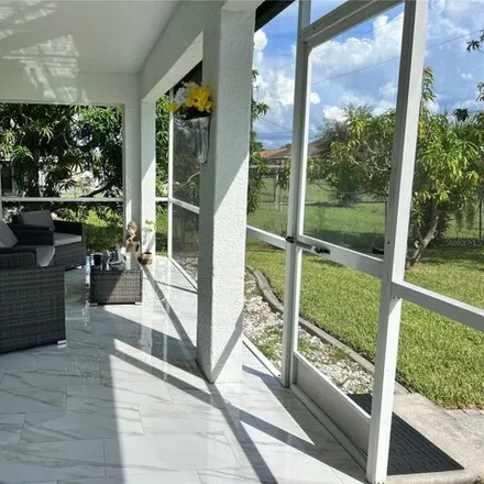 Image 5 - 616 Southeast Van Loon Terrace, Cape Coral, FL 33990, USA - House for sale