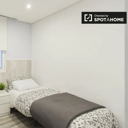 Rent this 5 bed room on Madrid in Avenida de Menéndez Pelayo, 42