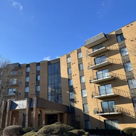 Buy this 2 bed condo on Bruce Lane in Glenwood, Thornton Township