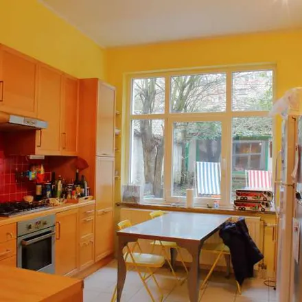Rent this 12 bed apartment on Impasse du Pré - Weidegang 5 in 1040 Etterbeek, Belgium
