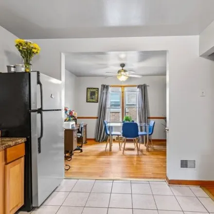 Image 8 - 7918 South Troy Street, Chicago, IL 60652, USA - House for sale