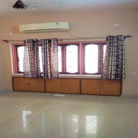 Rent this 3 bed apartment on Rash Behari Avenue Connector in Kushita, Kolkata - 700107