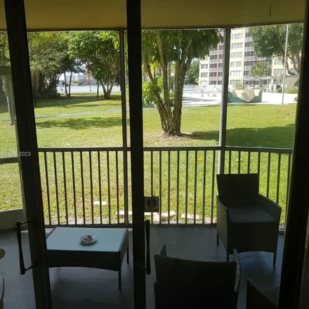 Image 7 - 1750 Northeast 191st Street, Miami-Dade County, FL 33179, USA - Apartment for rent