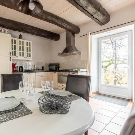 Rent this 2 bed house on rue du Sancy in 63690 Tauves, France