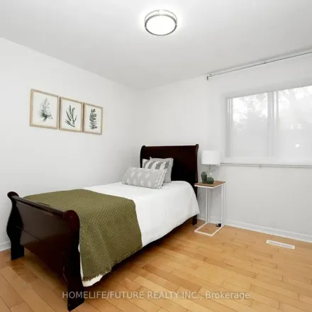Rent this 4 bed duplex on 19 Song Meadoway in Toronto, ON M2H 3H6