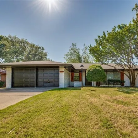 Buy this 4 bed house on 5701 Wessex Avenue in Fort Worth, TX 76133