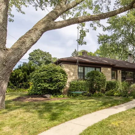 Buy this 3 bed house on 507 North Lincoln Lane in Arlington Heights, IL 60004