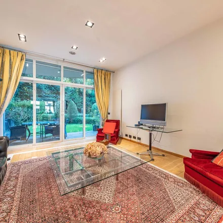 Rent this 2 bed apartment on Avenue de Vilvorde - Vilvoordselaan in 1130 Haren, Belgium