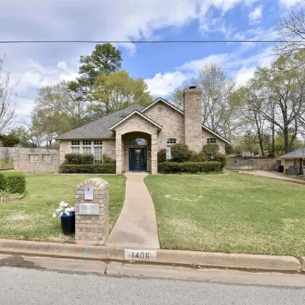Buy this 3 bed house on 5012 Kingspark Circle in Tyler, TX 75703