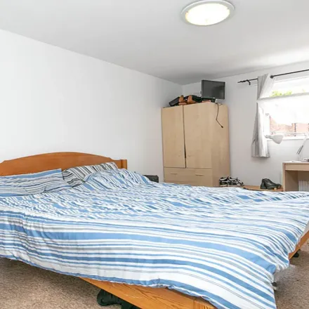 Rent this 3 bed apartment on Birch Vale Court in Pollitt Drive, London