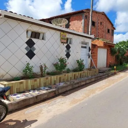 Rent this 2 bed house on Rua Barão de Cotegipe in Centro, Alagoinhas - BA