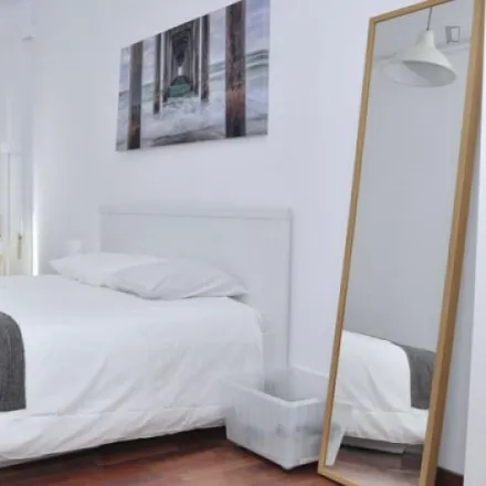 Rent this 8 bed room on Travessera de Gràcia in 156, 08001 Barcelona