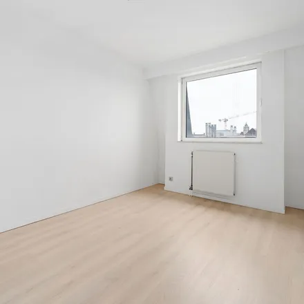 Rent this 1 bed apartment on Albrecht Rodenbachstraat 43 in 8800 Roeselare, Belgium