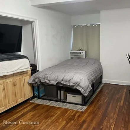Rent this studio apartment on Windsor Tower in 1st Avenue, New York