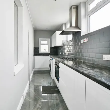 Rent this 4 bed house on Denmark Road in London, SE25 5QU