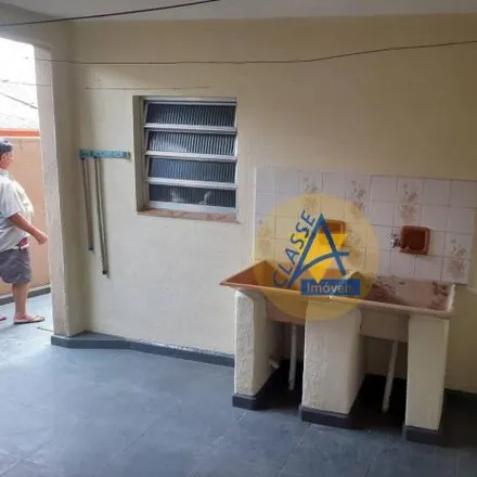 Rent this 2 bed house on Rua dos Bandeirantes in Bocaina, Mauá - SP