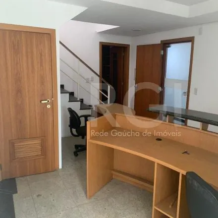 Buy this studio house on CB2D Administração Judicial in Rua Félix da Cunha 768, Moinhos de Vento