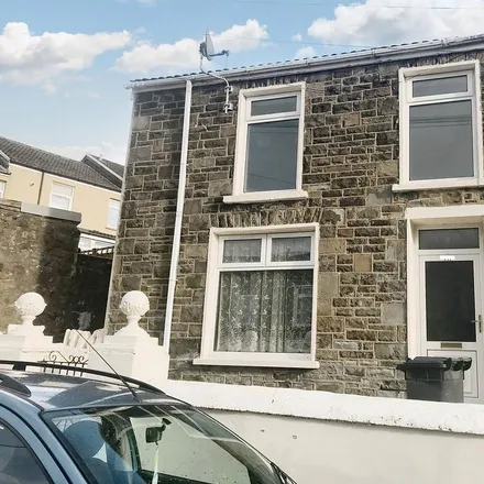 Rent this 3 bed townhouse on William Street in Merthyr Tydfil, CF47 0RF
