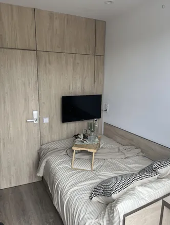 Rent this 417 bed room on Madrid in Avenida de Europa, 23