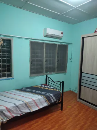 Rent this 1 bed apartment on Sekolah Menengah Kebangsaan USJ 4 in Jalan USJ 4/3, UEP Subang Jaya