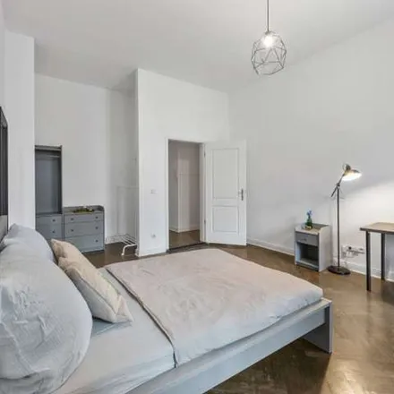 Rent this 9 bed apartment on Uhlandstraße 30 in 10719 Berlin, Germany