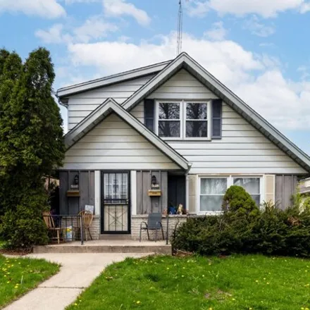 Buy this studio house on 4912 in 4914 West Hoyt Place, Milwaukee