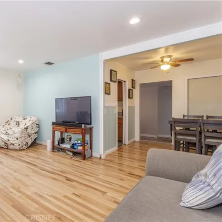 Image 2 - 22057 Cohasset Street, Los Angeles, CA 91303, USA - House for sale