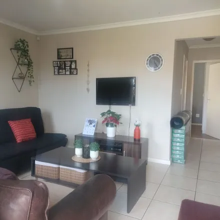 Rent this 3 bed apartment on Nooiensfontein Road in Camelot, Western Cape