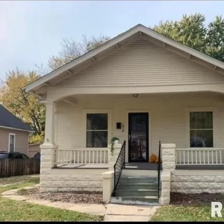 Buy this 2 bed house on 540 South Plum Street in Carlinville, IL 62626