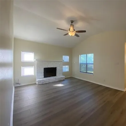 Image 3 - 231 Mooring Circle, Lakeway, TX 78734, USA - Apartment for rent