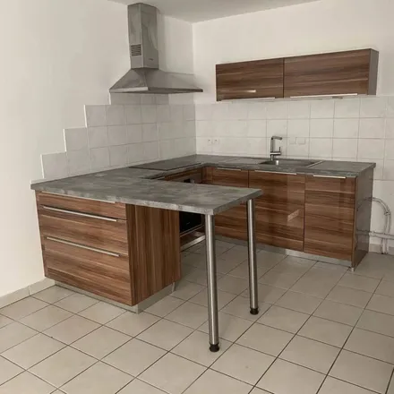Rent this 3 bed apartment on 15 Rue des Martyrs de Vingre in 42000 Saint-Étienne, France