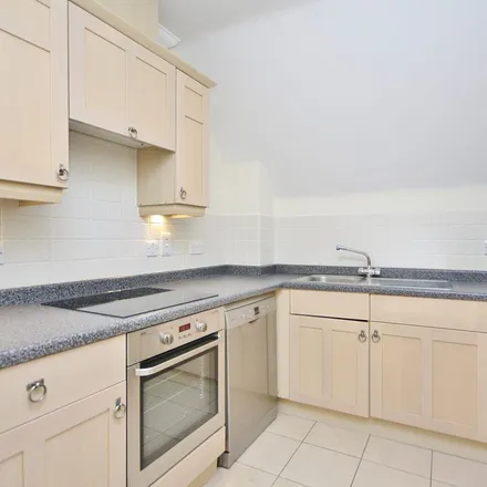 Rent this 2 bed apartment on Greenheys Place in Horsell, GU22 7JD