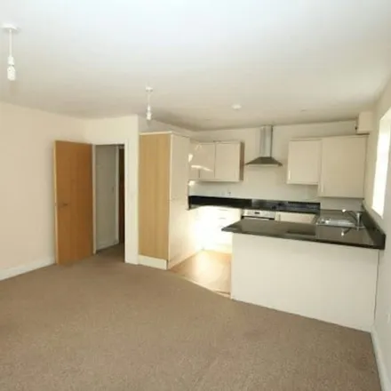 Image 8 - Goodfellows, 256 Marsh Road, Luton, LU3 2RX, United Kingdom - Apartment for rent