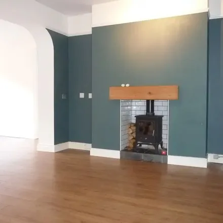 Rent this 3 bed apartment on Ulsterville Avenue in Belfast, BT9 7AQ