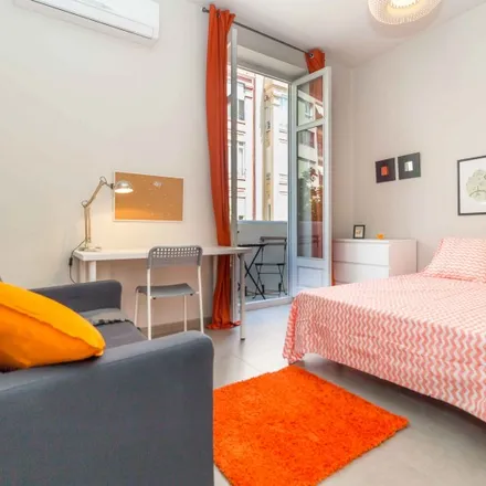 Rent this 5 bed room on Carrer de Borriana in 18, 46005 Valencia