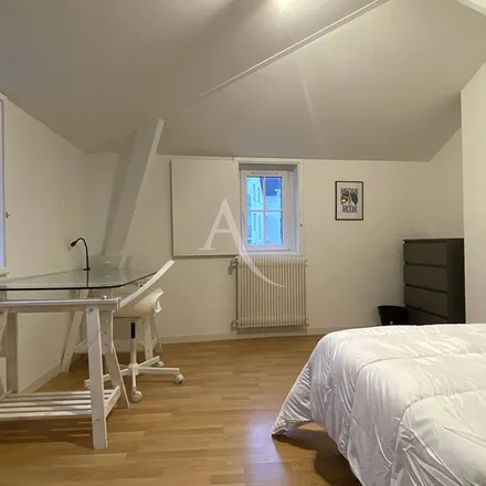 Rent this 7 bed apartment on 2 Boulevard du Roi René in 49100 Angers, France