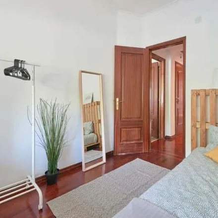 Rent this 5 bed room on Praça Capitães de Abril in 2805-101 Almada, Portugal