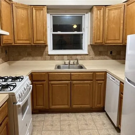 Rent this 4 bed house on 2873 Coddington Avenue in New York, NY 10461