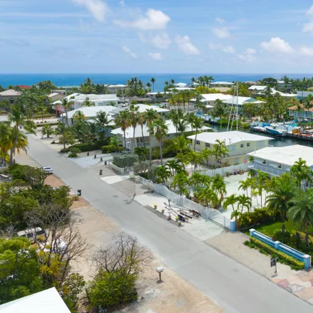 Image 6 - Marina Del Mar Resort And Marina, 527 Caribbean Drive, Key Largo, FL 33037, USA - House for sale