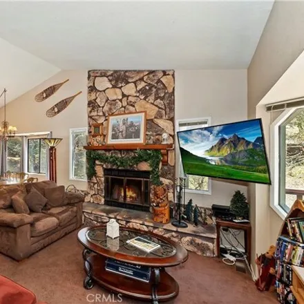 Image 5 - 858 Villa Grove Avenue, Moonridge, Big Bear City, CA 92314, USA - House for sale