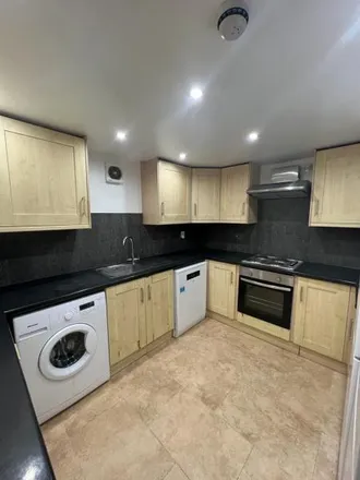 Image 6 - Back Meadow View, Leeds, LS6 1JQ, United Kingdom - Townhouse for rent