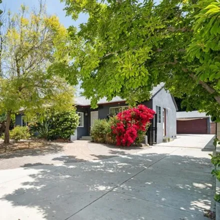 Buy this 3 bed house on 1686 Glen Avenue in Pasadena, CA 91109