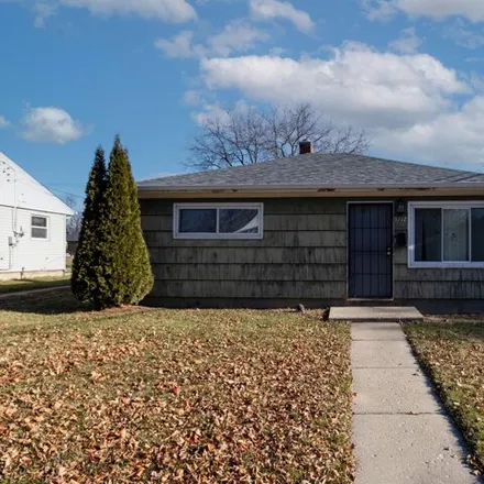 Buy this 2 bed house on 5712 North 61st Street in Milwaukee, WI 53218