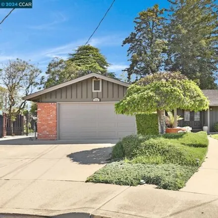 Buy this 4 bed house on 1798 Southpark Court in Concord, CA 94519